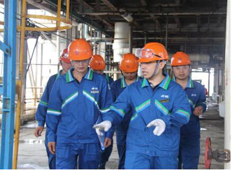 历酷暑，检修忙 奋勤勉，看赫邦